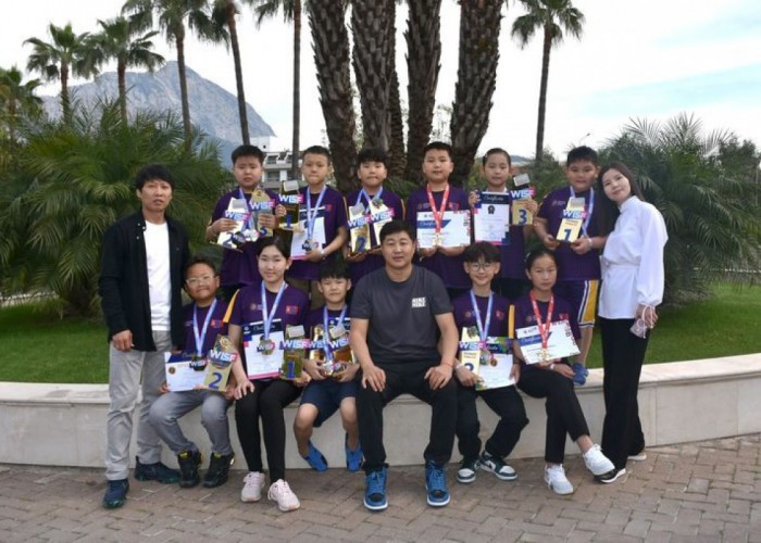 Монголын оюун ухааны академийн хүүхдүүд олон улсын тэмцээнээс 12 медаль хүртжээ