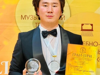 ДБЭТ-ын найрал дуучин Н.Чулуунхүү олон улсын тэмцээнд "Гран При шагнал" хүртжээ
