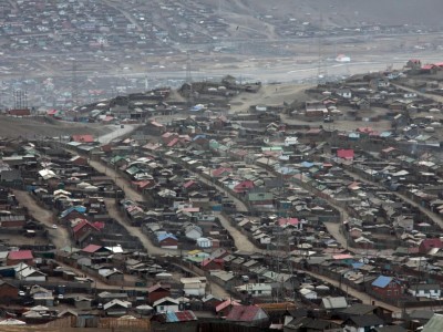 Улаанбаатар хотын нийт хүн амын 60 хувь нь дэд бүтэц хөгжөөгүй гэр хороололд амьдарч байна