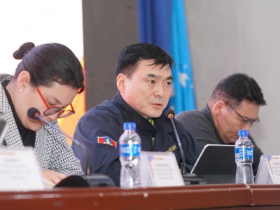 Монгол Улсын Шадар сайд С.Амарсайхан тэргүүтэй албаныхан Ховд аймгийн өвөлжилт хүндэрсэн сумдад ажиллаж байна