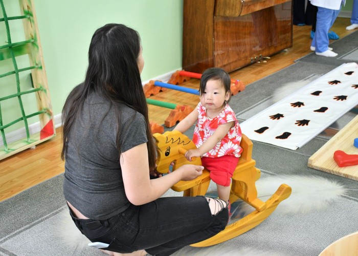 ХҮҮХДИЙН ХӨГЖЛИЙН ЦОГЦ ТӨВ НЭЭЛТЭЭ ХИЙЛЭЭ