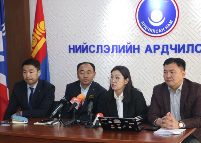 Иргэдийг орон сууцжуулах нэрээр газрыг нь чөлөөлж авах зохицуулалттай хууль баталжээ
