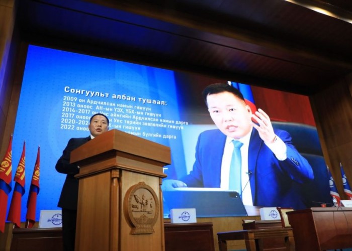 О.Цогтгэрэл Ардчилсан намыг даргална
