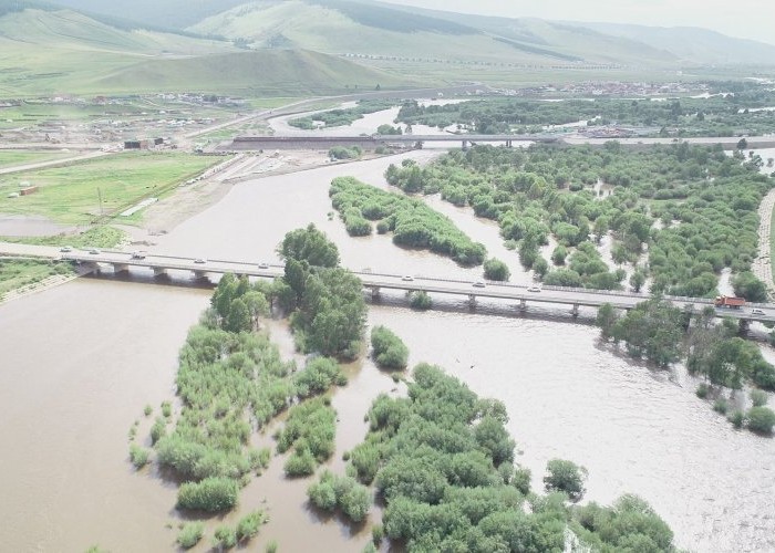 Туулын эрэг дээр архидаж байсан хүмүүсийн нэг амиа алджээ