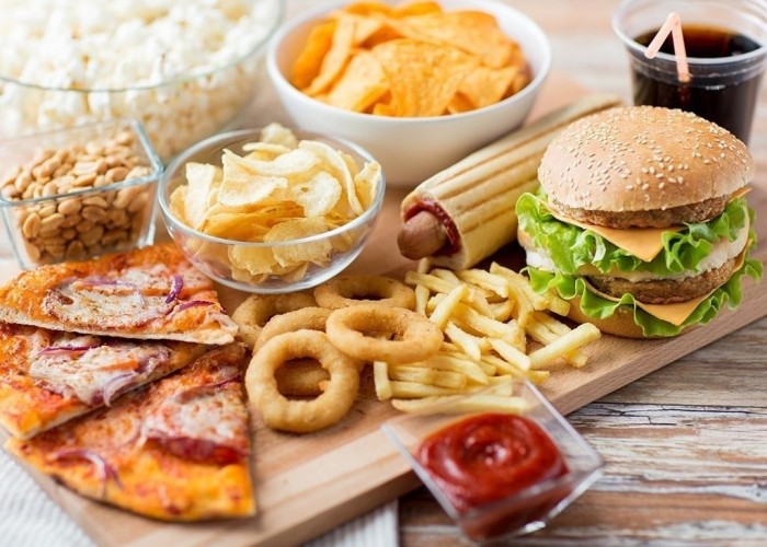 Сургуулийн орчинд дараах хүнсийг худалдаалахыг хориглоно