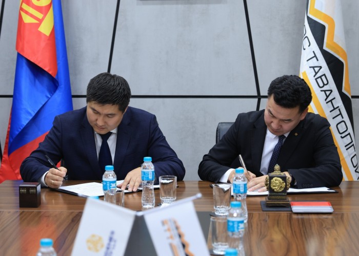“Эрдэнэс Тавантолгой” ХК, “Эрдэнэс ҮТП” ХХК-тай хамтран ажиллах санамж бичигт гарын үсэг зурлаа