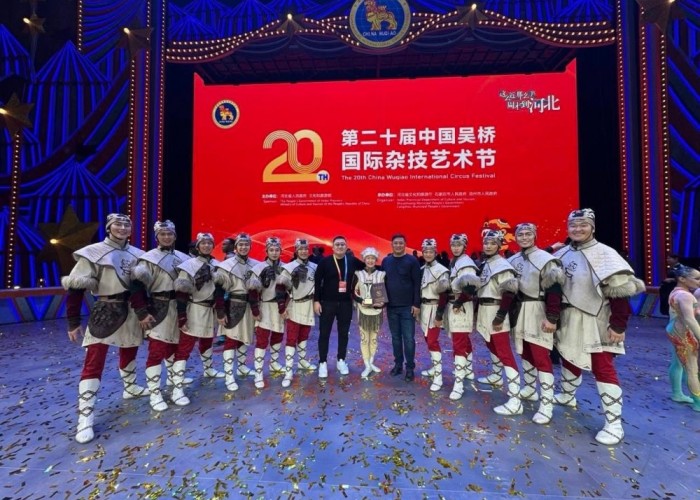 Олон улсын циркчдийн уралдаанд III байрт шалгарсан уран бүтээлчдийг 34 сая төгрөгөөр шагнана