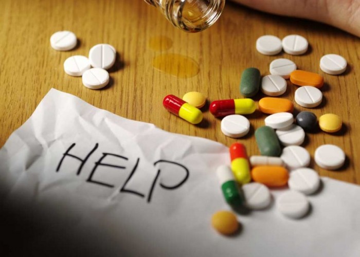 Мансуурсан этгээд гэрлэн дохионы орчим зогсож байсан хүнийг мэсээр гэмтээсэн хэрэг гарлаа