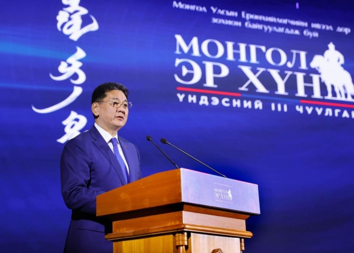 "Илүү үүрэг, хариуцлага хүлээж, ачааны хүндийг үүрэх нь эр хүний жудаг, эрхэм үүрэг"