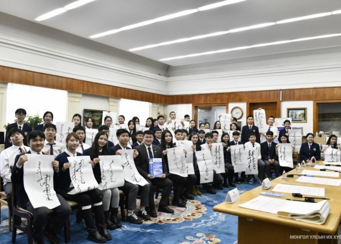 141-р сургуулийн сурагчид “Төрийн мэдээлэл” эмхэтгэлийн 35 жилийн ойн үйл ажиллагаанд оролцлоо