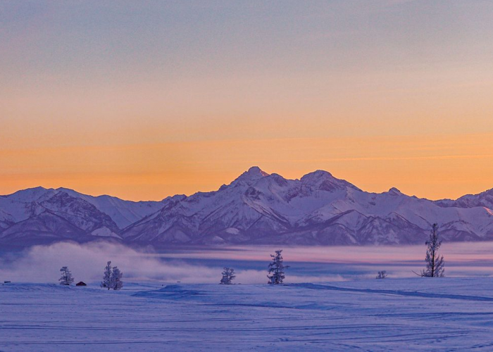 Өнөөдөр Хангай, Хөвсгөлийн уулархаг нутаг, Орхон-Сэлэнгийн сав газраар хур тунадасорж, явган шуурга шуурна