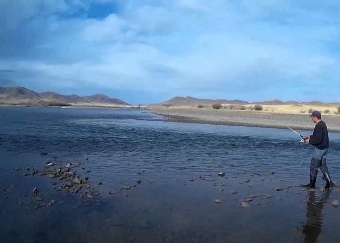 "6 сарын 15"-ныг хүртэл загасчлахыг хориглоно