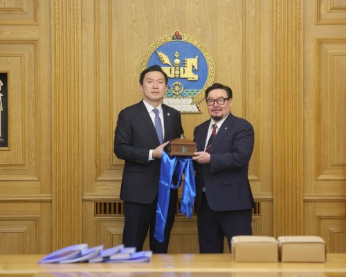 Засгийн газрын хуралдаан болж байна