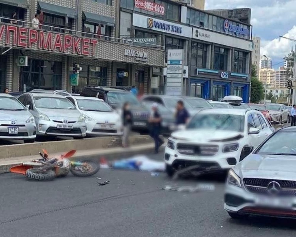 Мотоцикл, автомашин мөргөлдсөн ослын улмаас хүний амь эрсэдлээ