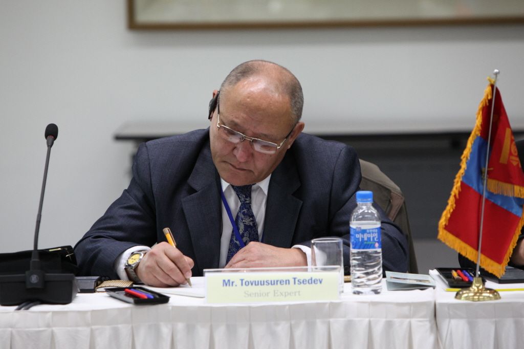 Нийгмийн даатгалын сан дампуураагүй, түүнийг дампуурал руу түлхсэн