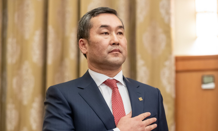 Эрчим хүчний сайд асан Н.Тавинбэхийг цагдан хорьжээ