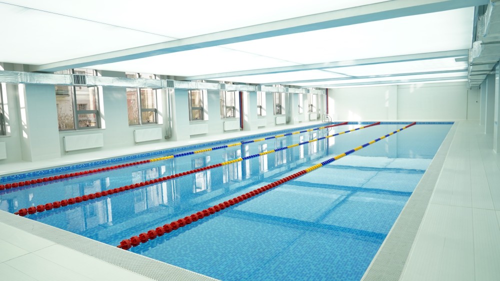 Нийслэлийн 23 дугаар сургуулийн сурагчид усан спортоор хичээллэх боломж бүрдлээ