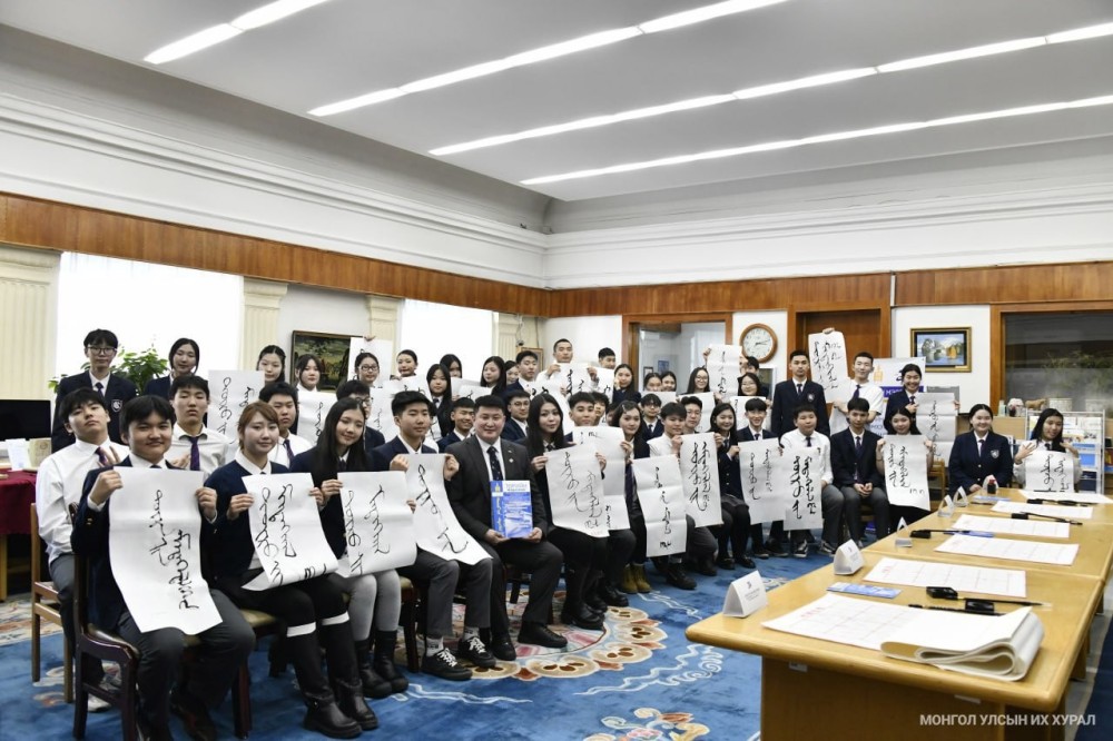 141-р сургуулийн сурагчид “Төрийн мэдээлэл” эмхэтгэлийн 35 жилийн ойн үйл ажиллагаанд оролцлоо