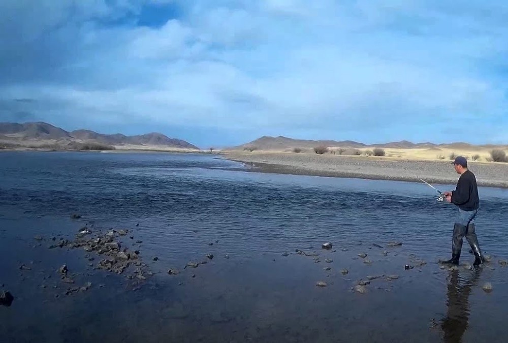 "6 сарын 15"-ныг хүртэл загасчлахыг хориглоно