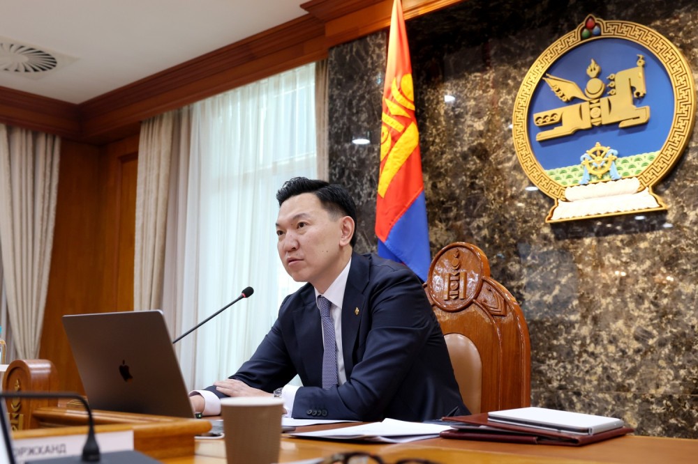 Татварын өрийн улмаас дансаа хаалгасан 12100 ААН-ийн дансыг хугацаатай нээлээ