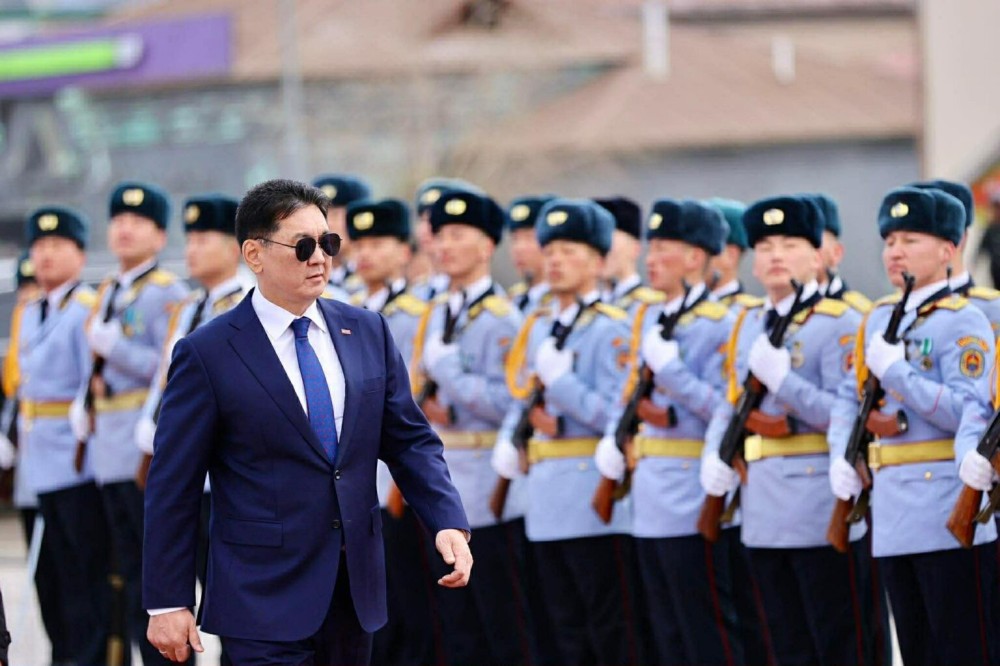 Ерөнхийлөгч У.Хүрэлсүх Налайх дүүрэгт ажиллаж байна