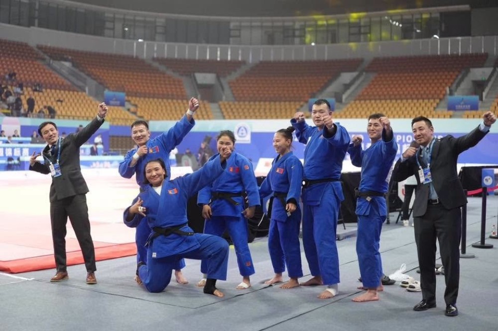 Монгол Улсын шигшээ баг ААШТ-ий холимог багийн төрөлд алтан медаль хүртэв