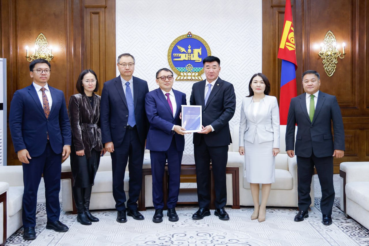 "Төрөөс мөнгөний бодлогын талаар 2027 онд баримтлах үндсэн чиглэл батлах тухай" УИХ-ын тогтоолын төсөл өргөн мэдүүлэв