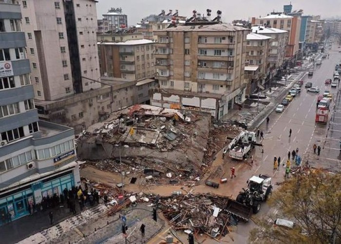 Турк улсын өмнөд бүс нутгийн 10 хотыг хамарсан 7,8 балл хүртэлх хүчтэй газар хөдлөлт өнгөрсөн шөнө 04:16 цагийн үед болжээ