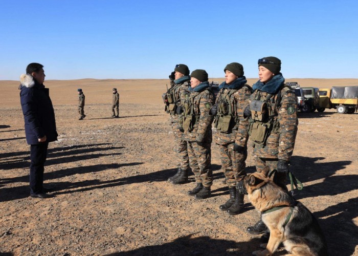 Ерөнхийлөгч У.Хүрэлсүх хилийн цэргийн 0223 дугаар салбарт алба хааж буй хилчидтэй уулзав