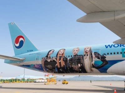 Korean Air компани нисэх онгоцоо Blackpink хамтлагийн зургаар чимэглэжээ