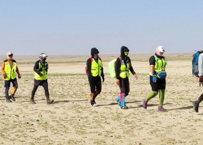 Говь нутгаар 220 км алхсан алхагч нар амжилттай бариандаа орлоо
