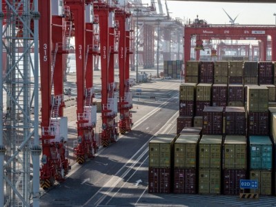 БНХАУ-ын экспорт сүүлийн 3 сарын хугацаанд анх удаа буурлаа