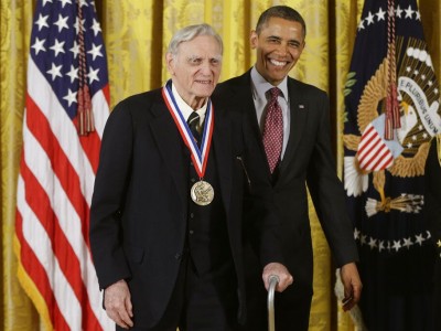 Дэлхийн хамгийн өндөр настай Нобелийн шагналтан 100 насандаа таалал төгслөө