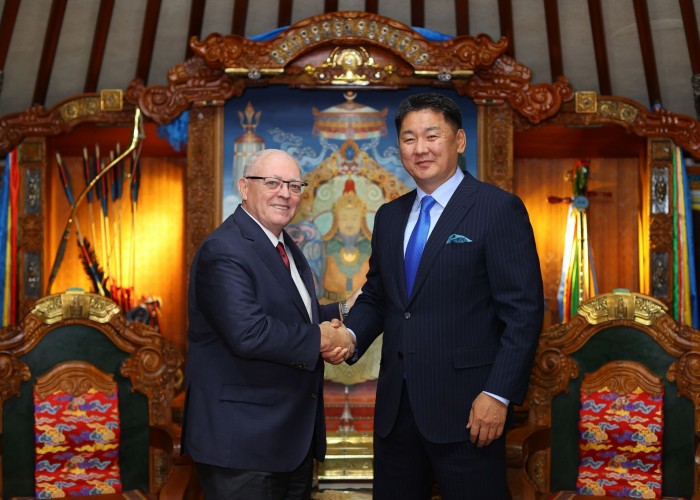 Монгол Улсын Ерөнхийлөгч У.Хүрэлсүхэд Канад Улсын Парламентын Сенатын танхимын дарга бараалхав