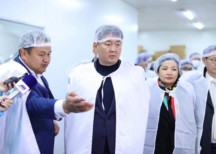 Монгол Улсын Ерөнхийлөгч У.Хүрэлсүх үндэсний үйлдвэрүүдэд ажиллалаа