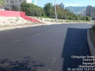 Чингүнжавын гудамжны авто замыг засжээ