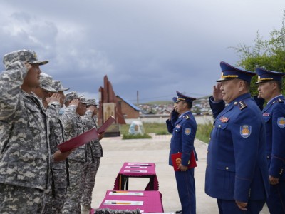 Онцгой байдлын 41 шинэ алба хаагч тангаргаа өргөлөө