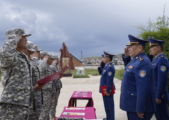 Онцгой байдлын 41 шинэ алба хаагч тангаргаа өргөлөө