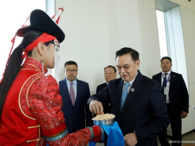 Бүгд Найрамдах Ардчилсан Лаос Ард Улсын Үндэсний Ассамблейн дарга Сайсумпон Фумвихан Монголд хүрэлцэн ирлээ