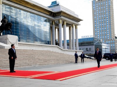 Лаосын Үндэсний Ассамблейн дарга Сайсумпон Фумвихан-ыг Д.Сүхбаатарын талбайд угтан авлаа