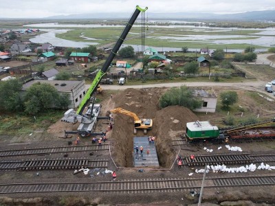 Зураг Сэлэнгэ аймгийн Сүхбаатар суманд төмөр замын хонгилон гарц барьжээ