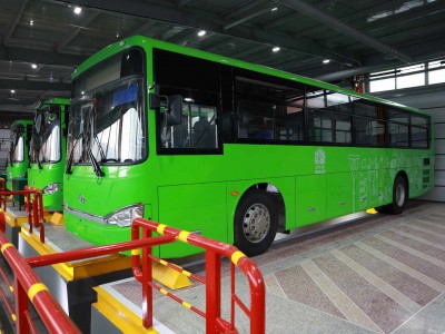 Дэү брэндийн 40 автобус Төв талбайд авчирч, иргэдэд танилцуулж байна