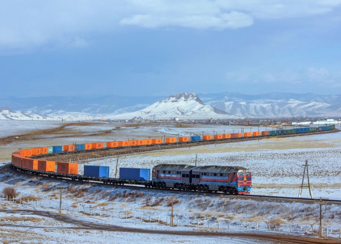 "УБТЗ" ХНН: Энэ онд Монгол Улсын нутгаар 2,526 чингэлгийн галт тэрэг дамжин өнгөрсөн нь өнгөрөгч оноос 609-өөр илүү байна