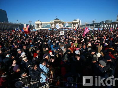 Төв талбайд МАНАН-гийн эсрэг ХОЁР дахь жагсаал болж байна