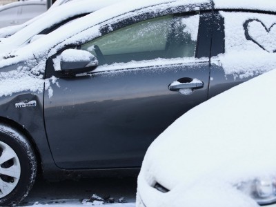ЗӨВЛӨГӨӨ: Өндөр хэмийн хүйтэнд гадаа хоносон машиныг хэрхэн асаах вэ?