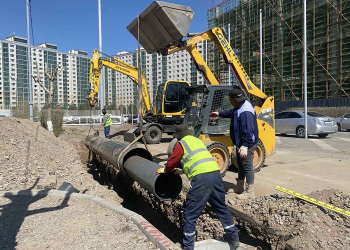 Төв цэнгэлдэх хүрээлэнг бүтэн тойрсон ус зайлуулах шугамтай болж байна