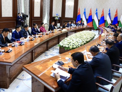 Монгол Улсын Ерөнхийлөгч У.Хүрэлсүх, Бүгд Найрамдах Узбекистан Улсын Ерөнхийлөгч Ш.Мирзиёев нар албан ёсны хэлэлцээ хийлээ