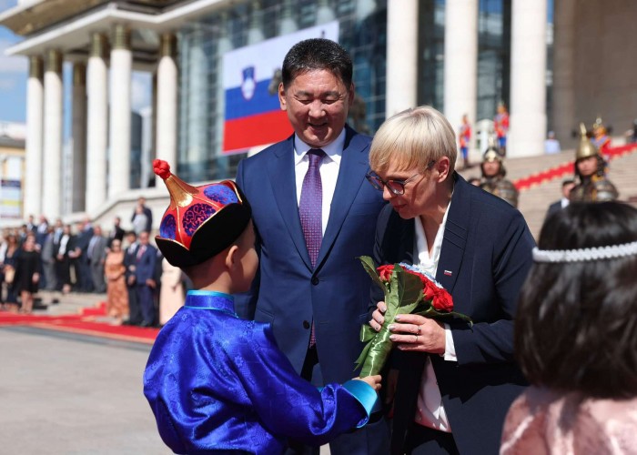 Бүгд Найрамдах Словени Улсын Ерөнхийлөгчийг албан ёсоор угтаж авлаа