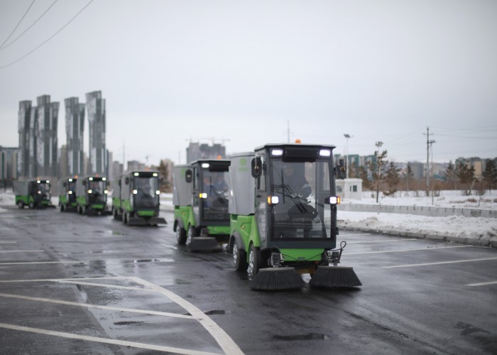 Зам, талбайн цэвэрлэгээний 28 машиныг Хот тохижилтын газарт хүлээлгэн өглөө