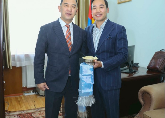 Ерөнхийлөгчийн зөвлөх бөгөөд Хэвлэлийн албаны даргаар Ц.Ганзоригийг томиллоо